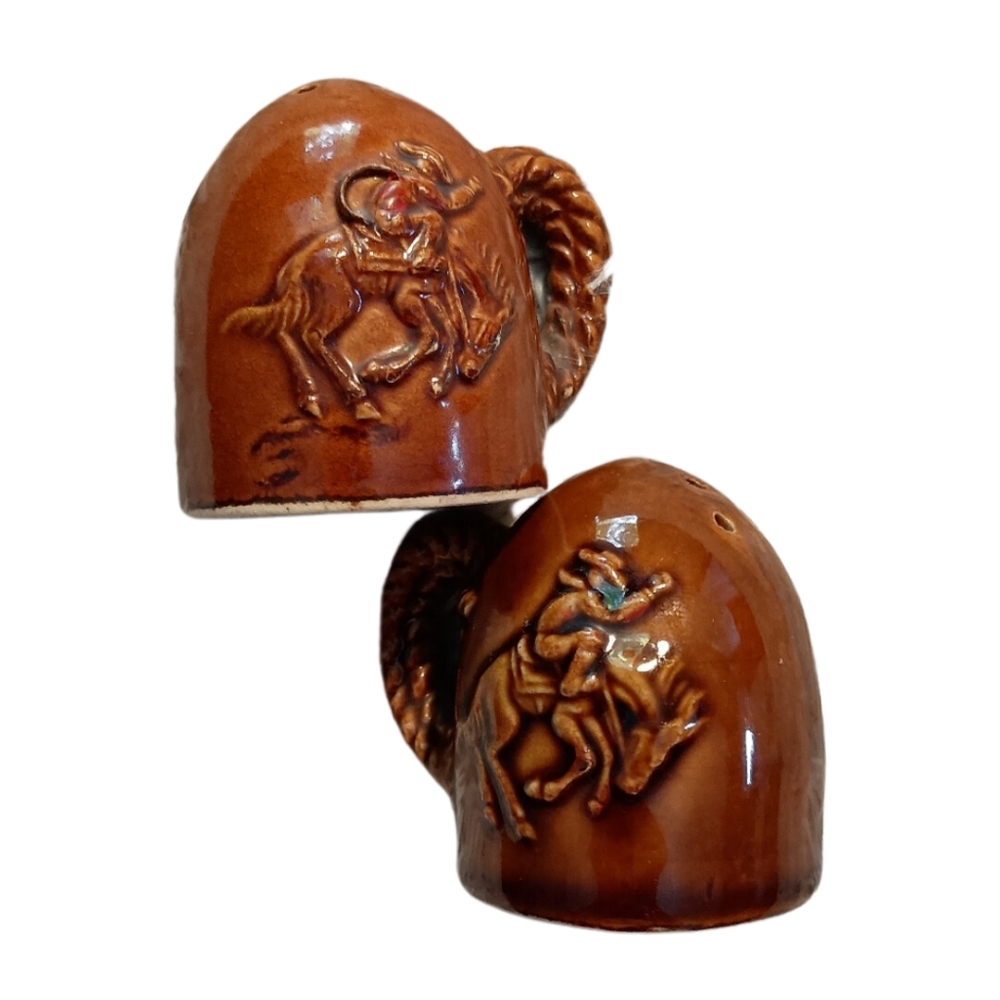 1950s Texas-themed ceramic salt & pepper shakers with rope handles 2.25" tall
